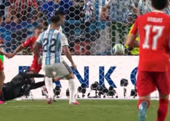 الأرجنتين تعبر سويسرا بثلاثية وتحجز مقعدها في نصف نهائي كأس العالم