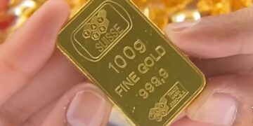 الذهب يتراجع بقوة.. رهانات رفع الفائدة الأمريكية تضغط على المعدن النفيس