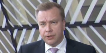 Antti Kaikkonen suomalainen poliitikko Ja Suomen Keskustan puheenjohtaja